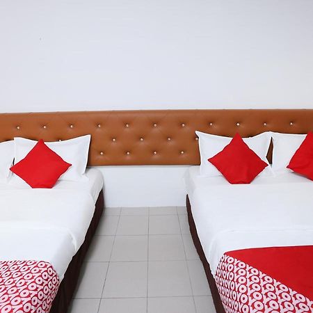 Oyo 89672 Eg Hotel Jj Johor Bahru Luaran gambar