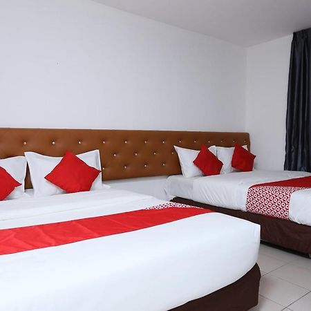 Oyo 89672 Eg Hotel Jj Johor Bahru Luaran gambar
