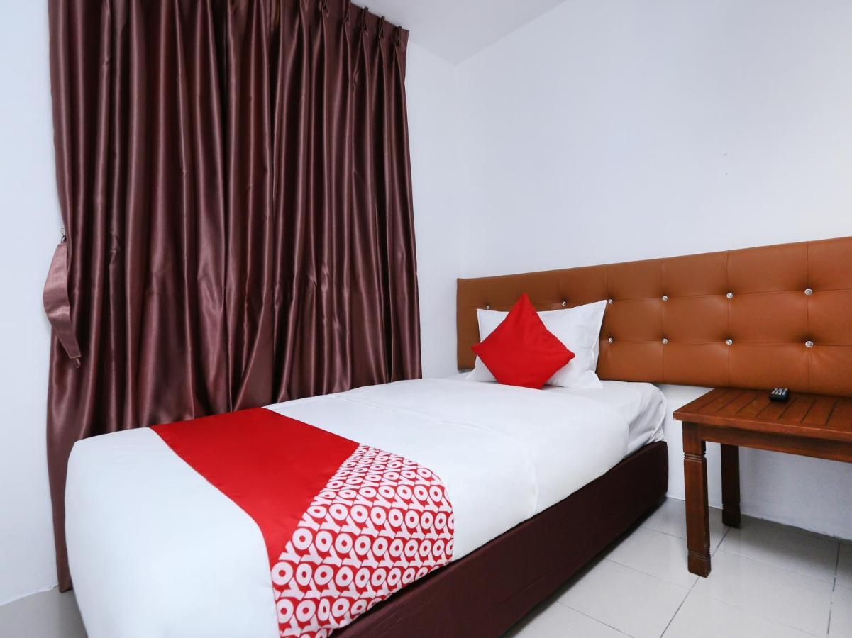 Oyo 89672 Eg Hotel Jj Johor Bahru Luaran gambar