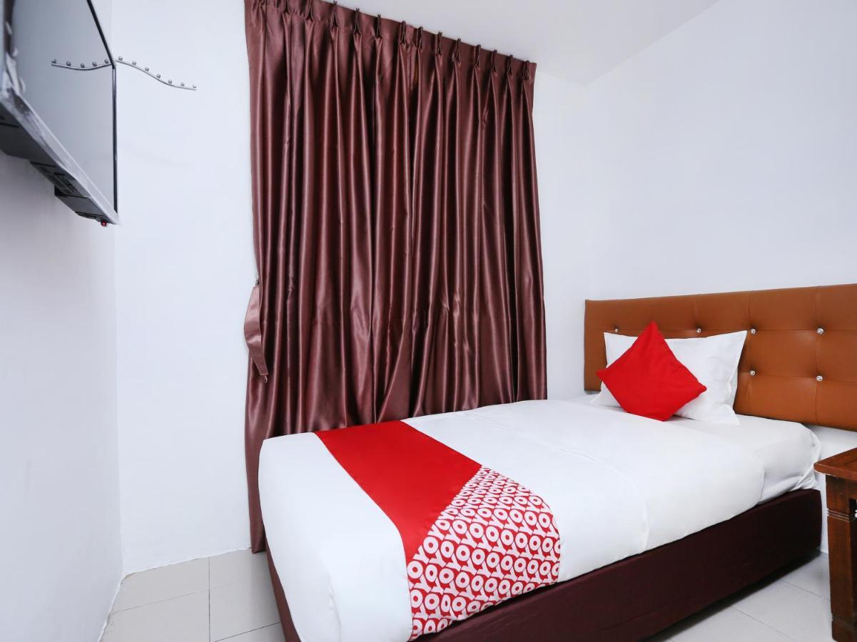 Oyo 89672 Eg Hotel Jj Johor Bahru Luaran gambar